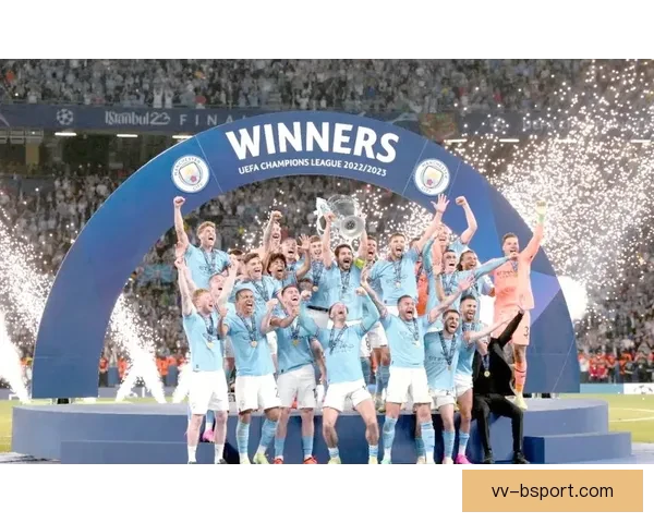 曼联温布利大胜曼城捧起足总杯荣耀时刻